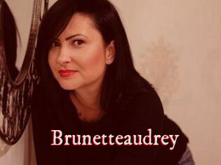 Brunetteaudrey