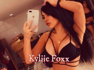 Kyliie_Foxx Pornstars Zoe