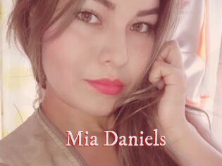 Mia_Daniels