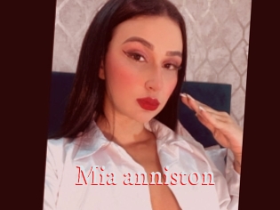 Mia_anniston