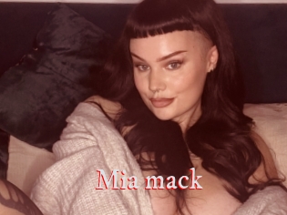 Mia_mack