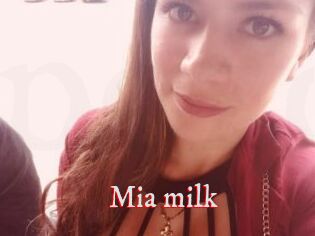 Mia_milk