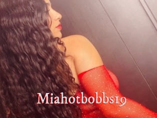 Miahotbobbs19