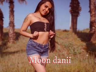 Moon_danii