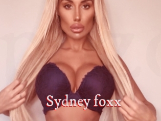 Sydney_foxx