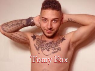 Tomy_Fox