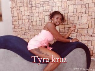 Tyra_kruz